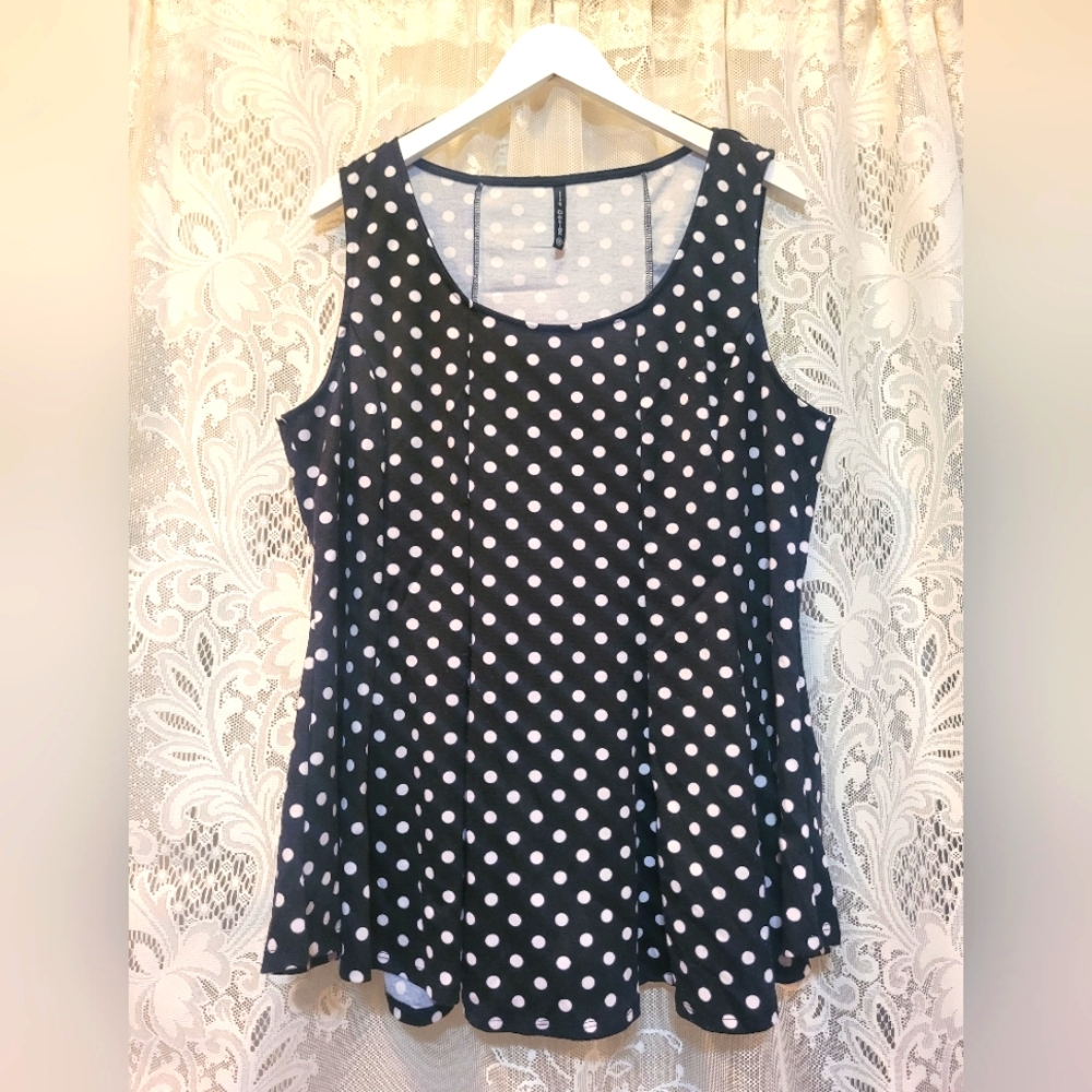 Iris Design Womens Size 2XL Black & White Polka Dot Fit & Flare Sleeveless Top